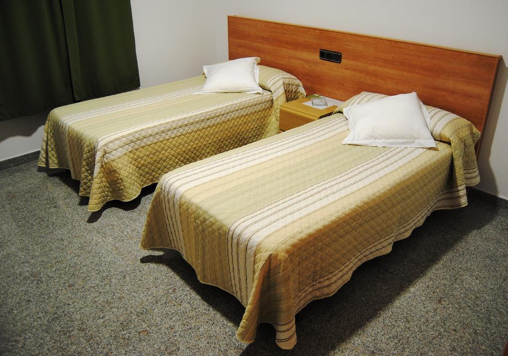 Hotel Albanta La Lantejuela Pokój zdjęcie