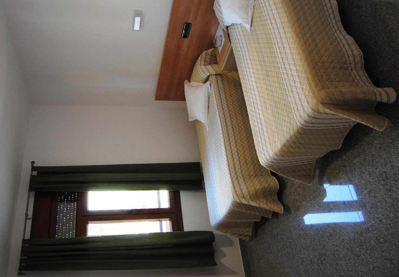 Hotel Albanta La Lantejuela Zewnętrze zdjęcie