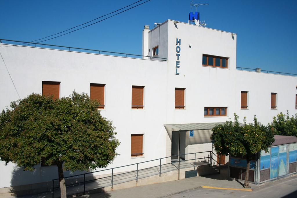 Hotel Albanta La Lantejuela Zewnętrze zdjęcie