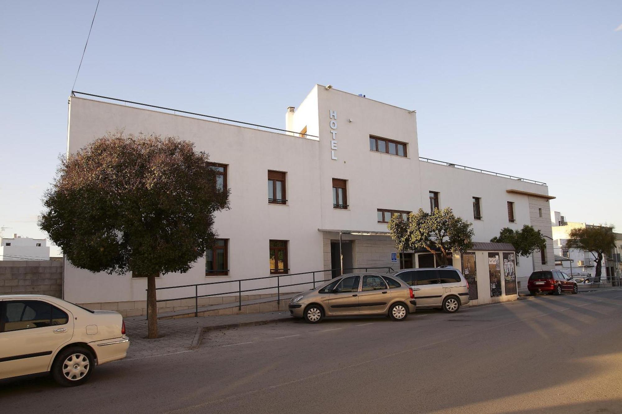 Hotel Albanta La Lantejuela Zewnętrze zdjęcie