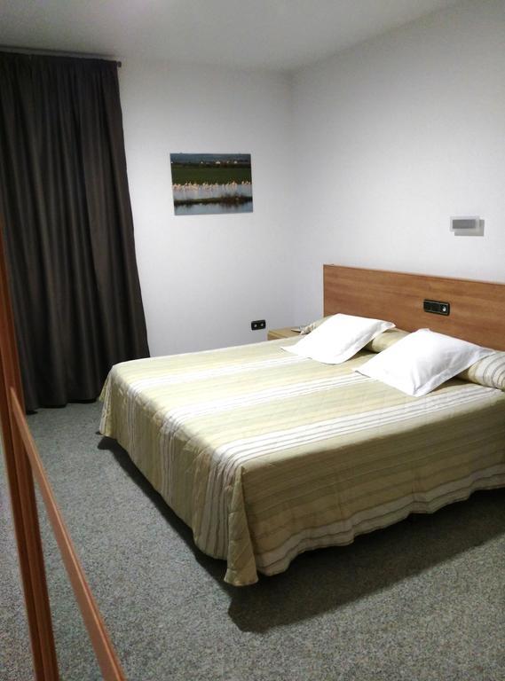 Hotel Albanta La Lantejuela Zewnętrze zdjęcie